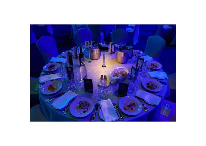 centrotavola-LED-a-batteria-Prolights-TABLED-C-RGB-W-WDMX-con-su-extra-big-90014-977